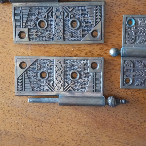 Antique brass hinges - Picture 2 of 7